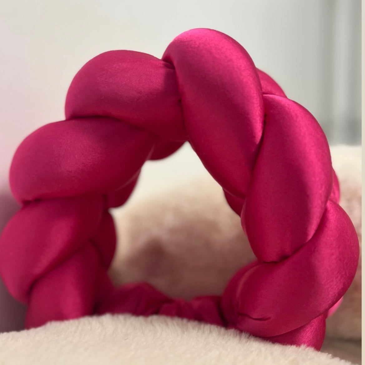COURONNE GLORIEUSE EN SATIN DE SOIE 5