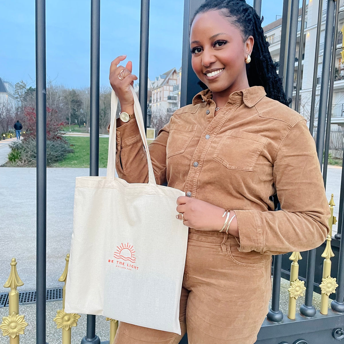 Tote-Bag « BE THE LIGHT» Broderie de Haute Qualité