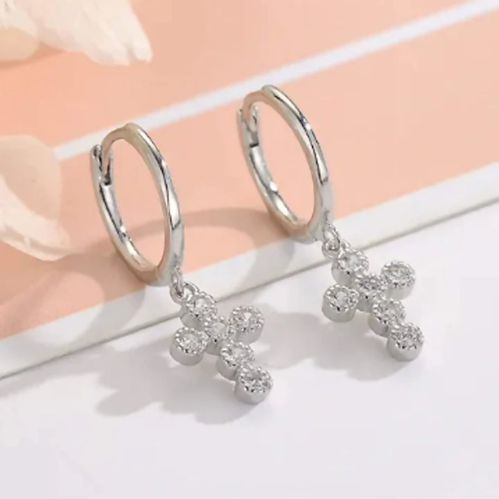 bijoux-croix-boucle-d-oreilles-default-title-boucles-d-oreilles-creoles-sarah-en-argent-925-et-zircon-finition-argent-77908478493007