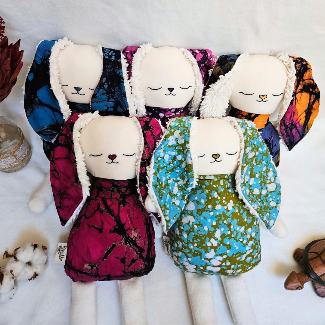 Lapidou - doudou lapin en tissu batik africain et coton bio